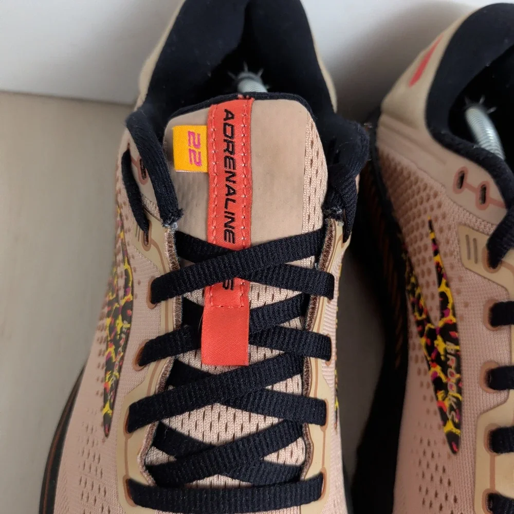 Brooks Adrenaline GTS 22 Womens 10 Ginger/Black/Citrus Leopard Shoes Run Wild